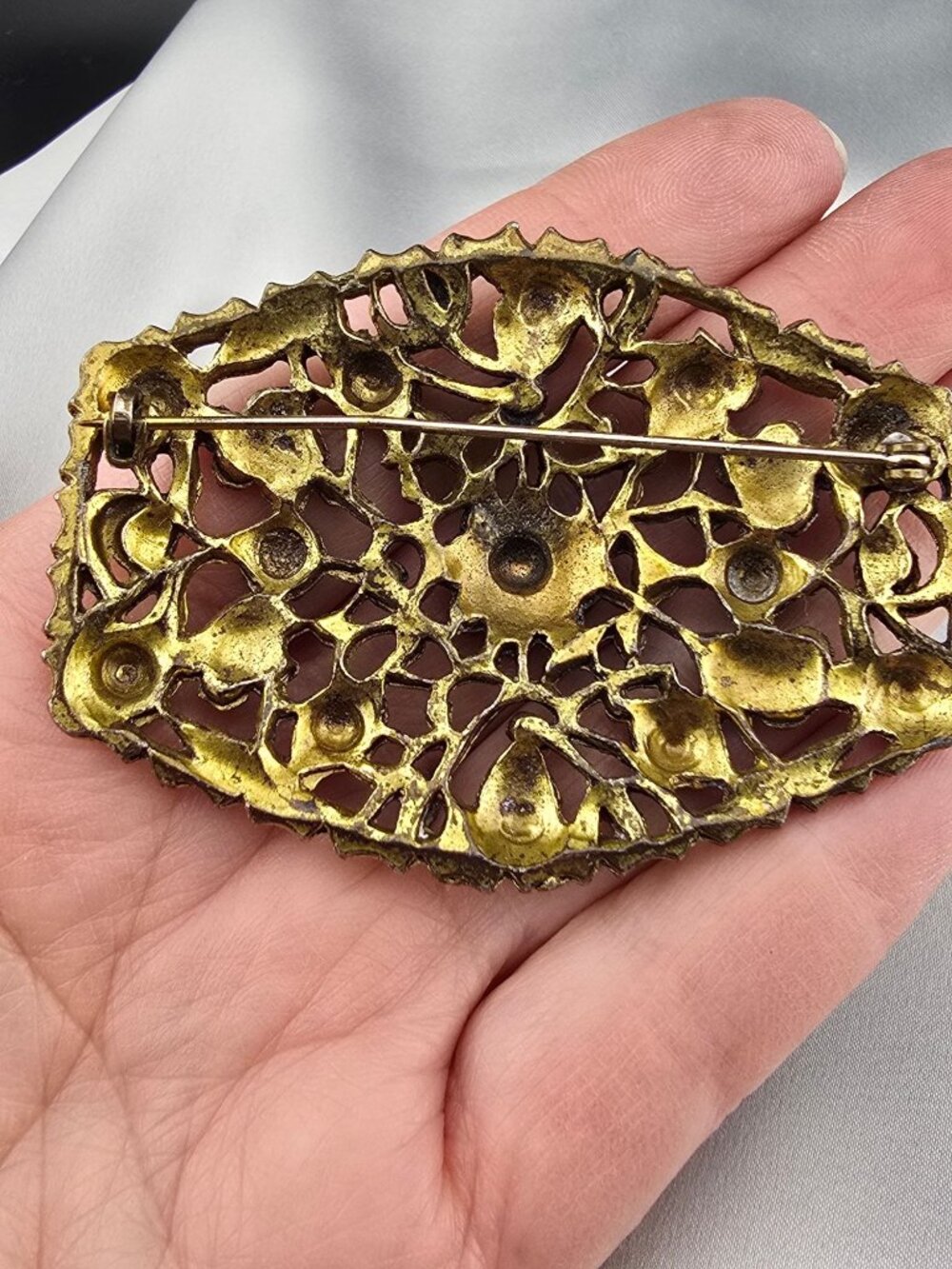 Antique Ornate Floral Pot Metal Brooch With Gold & Silver-Tone Filigree READ - Picture 6 of 10